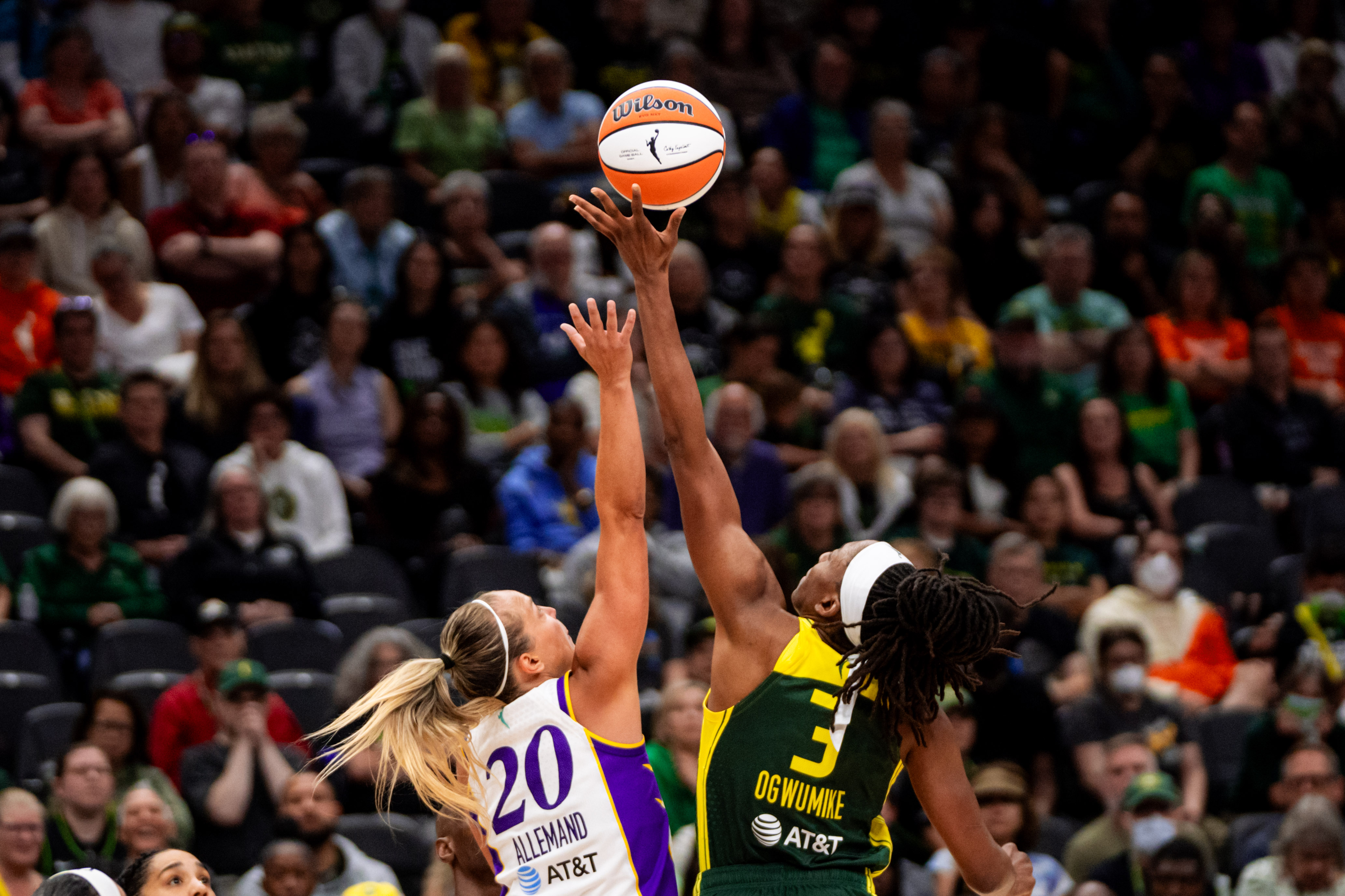 Game 42: Seattle vs Los Angeles, 91-85